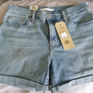 Levi's Shorts - Size 8